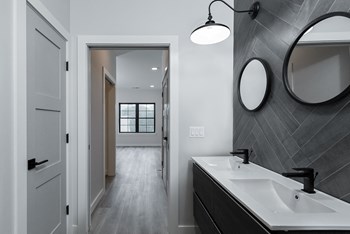 Elevator Building Bathroom (2 Bedroom) - Photo Gallery 25