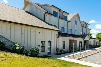 Leasing Office/Barn Building Lagrange Farms - Photo Gallery 4