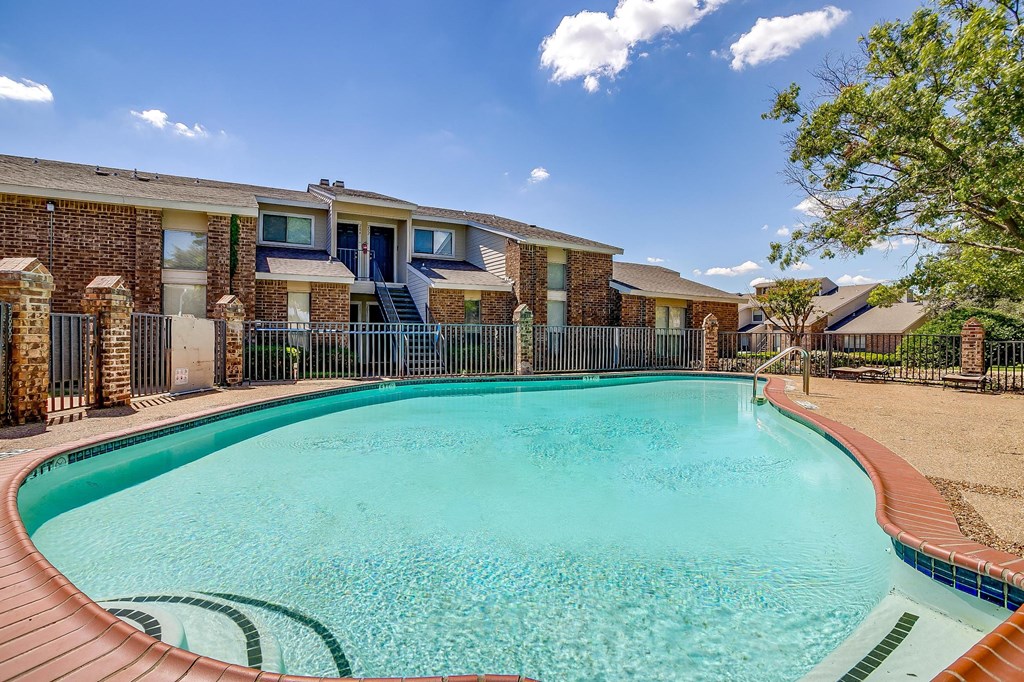the preserve at ballantyne commons resort style swimming pool