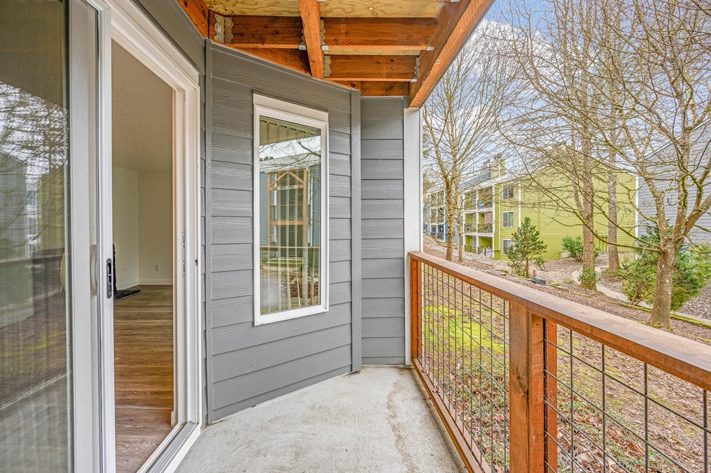 additional photo for property listing at chic digs with room to stretch out in the village 22 car