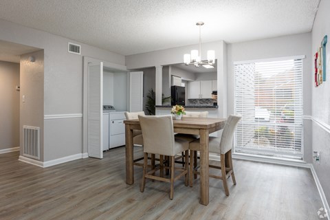 the preserve at ballantyne commons living room and dining room