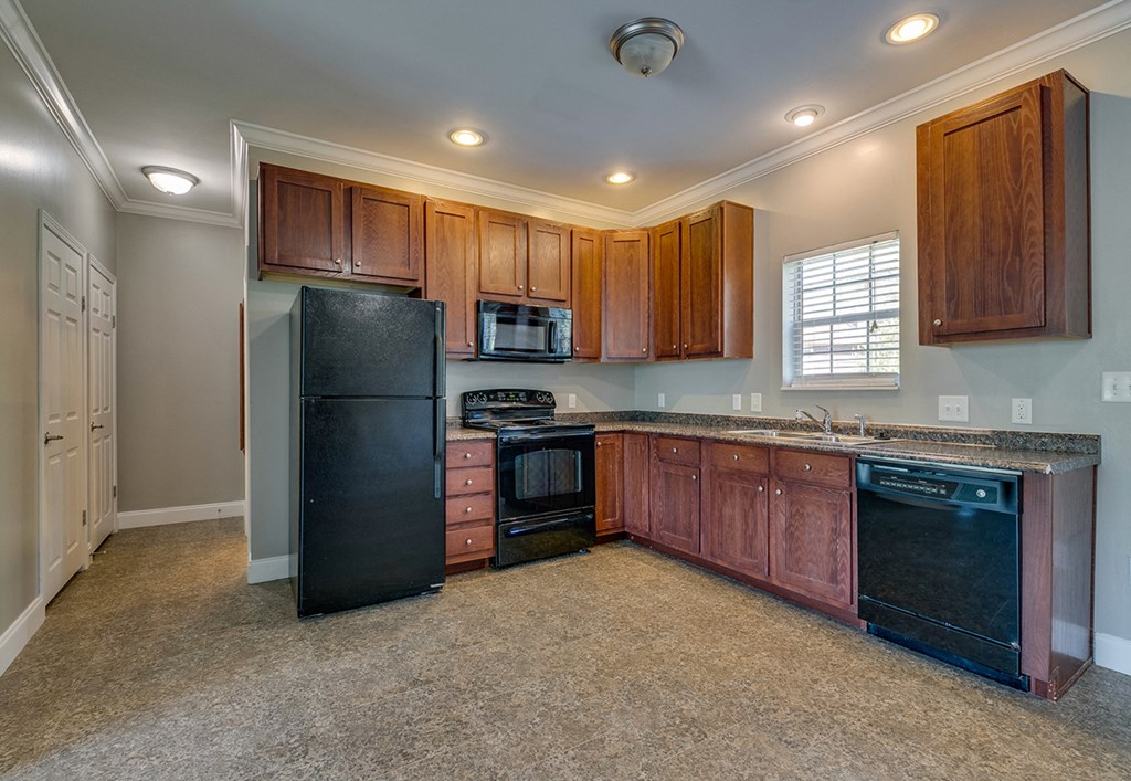Raintree Apartments is a similar property to Brighton Manor At Fountain City located in Knoxville