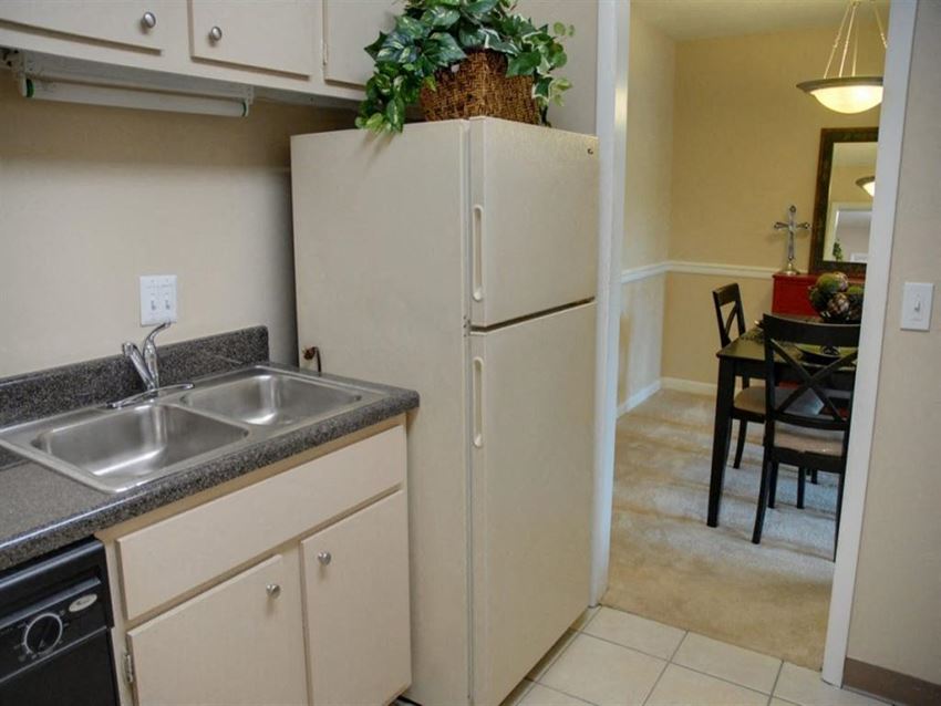 Greenbrier Ridge Apartments, 1505 Greenbrier Ridge Way, Knoxville, TN