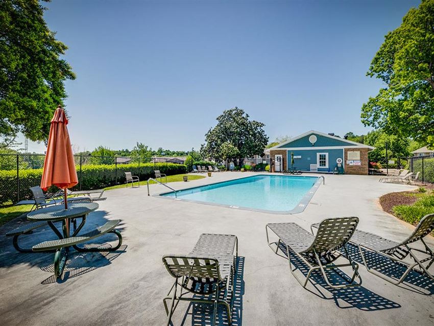 Greenbrier Ridge Apartments, 1505 Greenbrier Ridge Way, Knoxville, TN