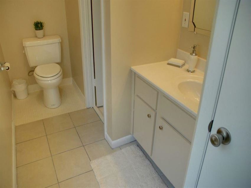 Greenbrier Ridge Apartments, 1505 Greenbrier Ridge Way, Knoxville, TN