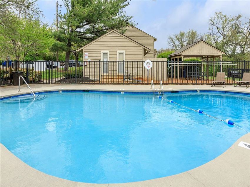 Papermill Square Apartments, 3820 Papermill Square NW, Knoxville, TN