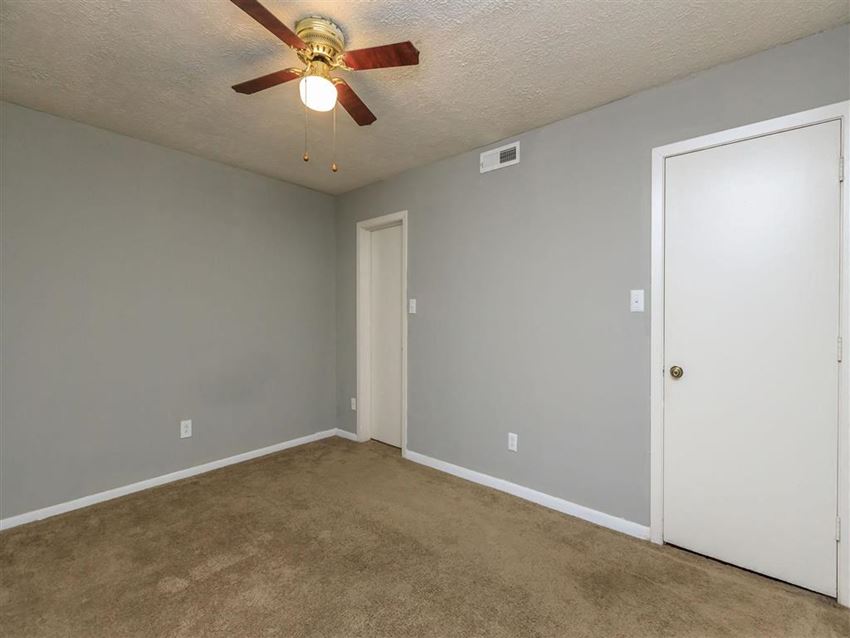 Papermill Square Apartments, 3820 Papermill Square NW, Knoxville, TN