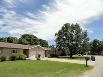 Summer Estates, LLC 2-3 Beds Apartment for Rent