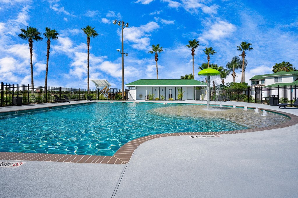 Community Pool with Water Features Community Pool with Water Features