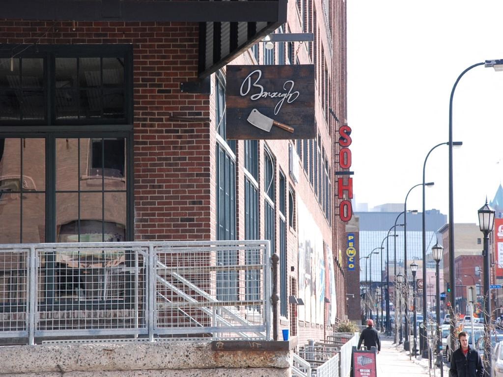 Borough restaurant in the North Loop within walking distance