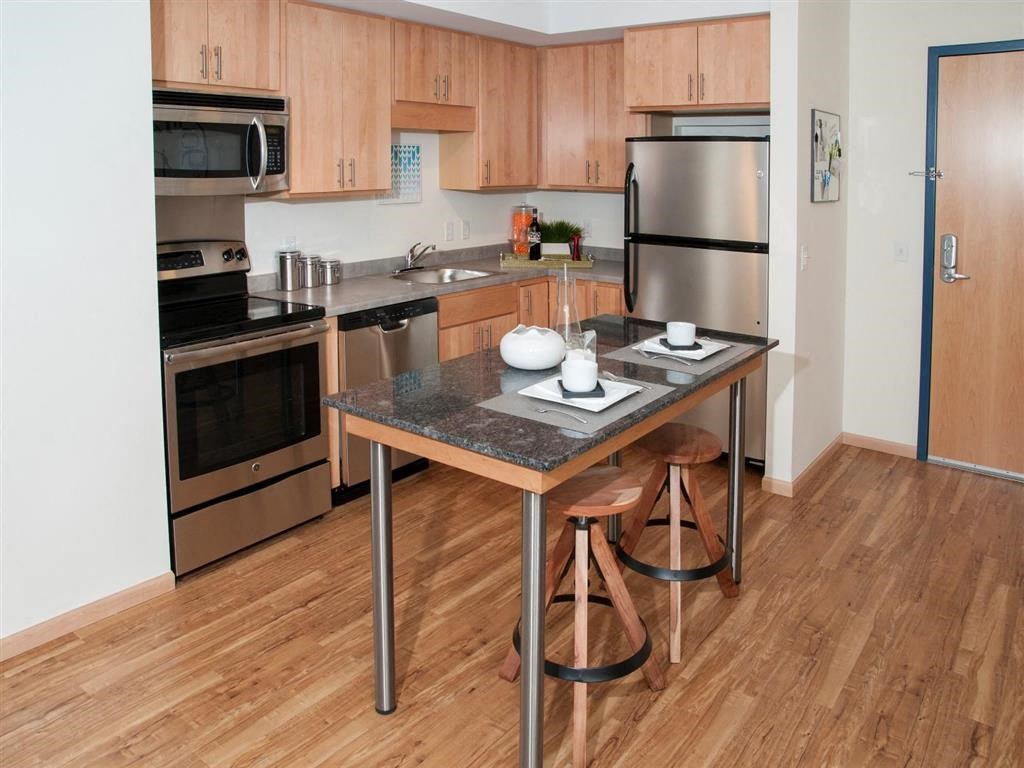 corner kitchen with island