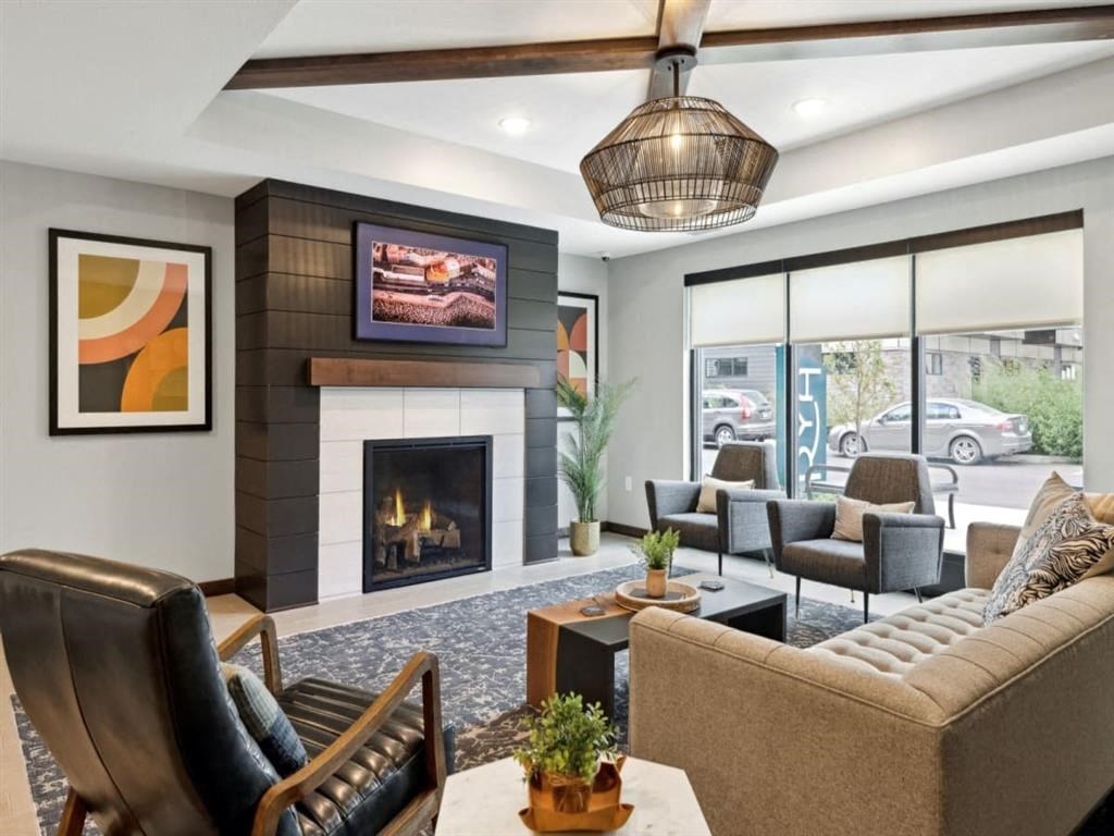 the estates at tanglewood|living room with fireplace