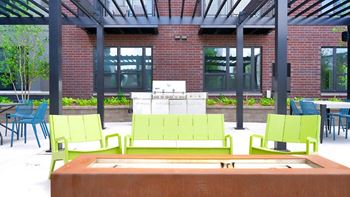 Outdoor Fire Pit Lounge