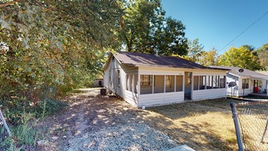 additional photo for property listing at stately home in the wainscott woods 508 sag