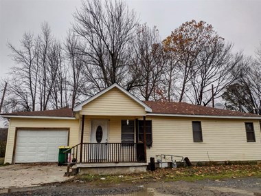 708 Cotton Rd 3 Beds Apartment for Rent