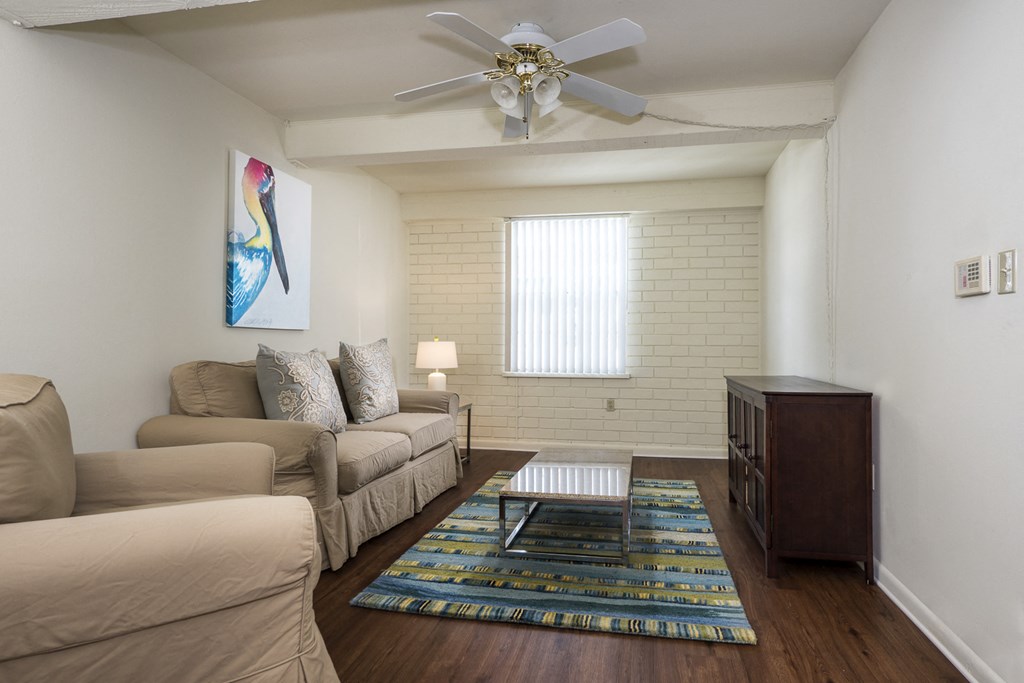 this is a photo of the living room of a 560 square foot, 1 bedroom apartment at