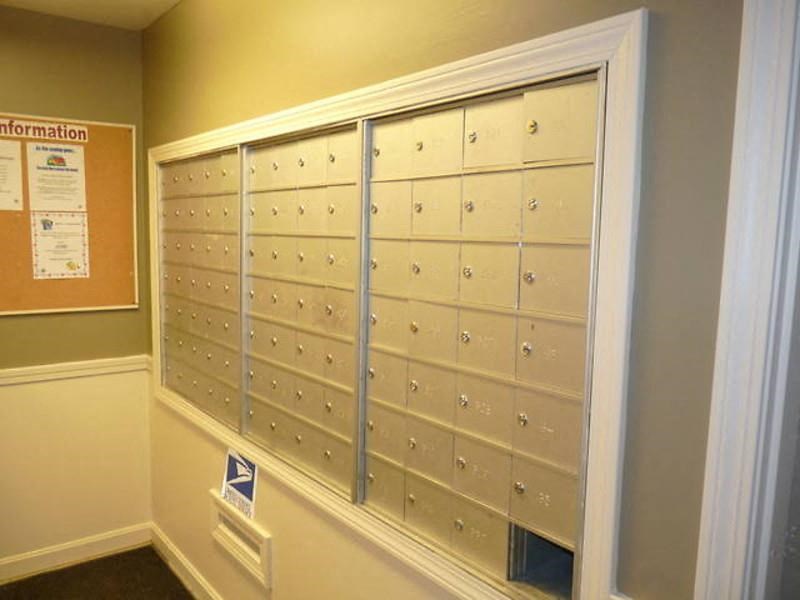 a room with a bunch of lockers on the wall