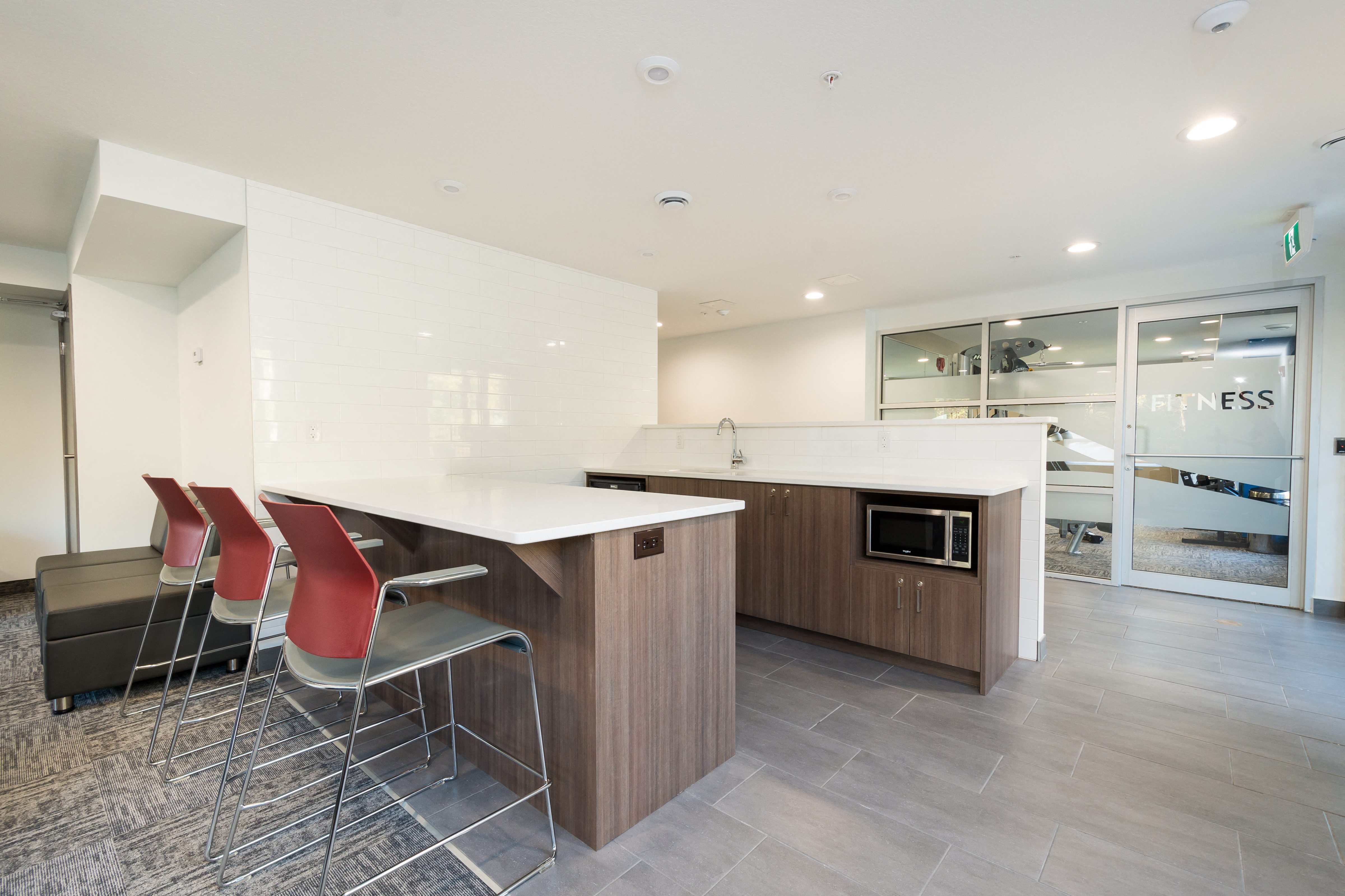 studio apartment - 271 Platts Lane, London 2