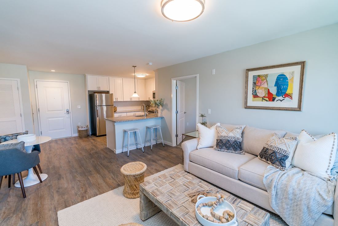 Elmcrest Manor Apartments photo