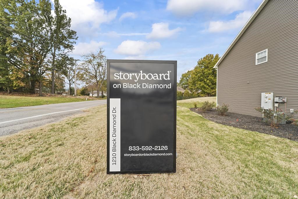 an illustration of an analogue and and an