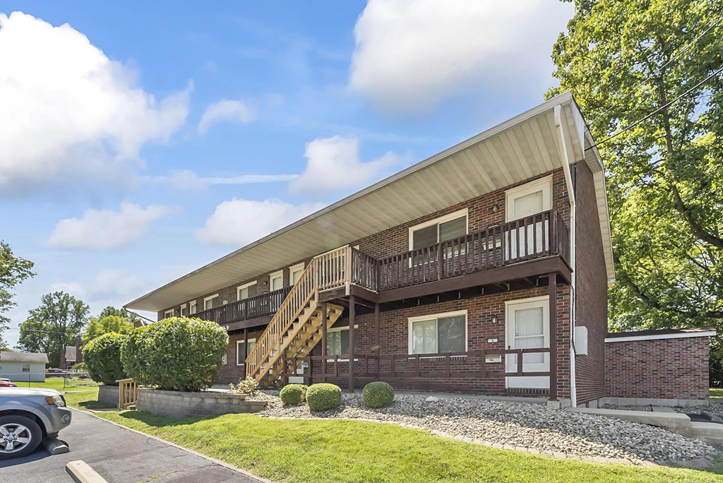 this is a photo of the leasing office at church street apartments in cincinnati, oh