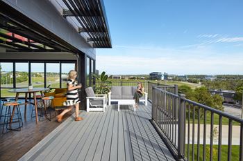 Skyline Social Lounge