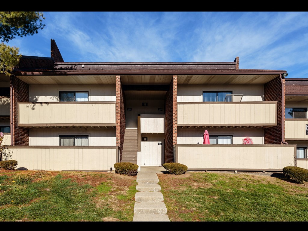 a view of the front of the building