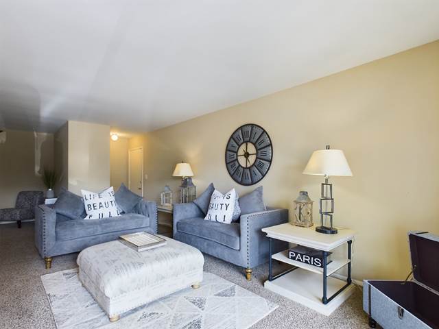 Renaissance At Carol Stream Apartments