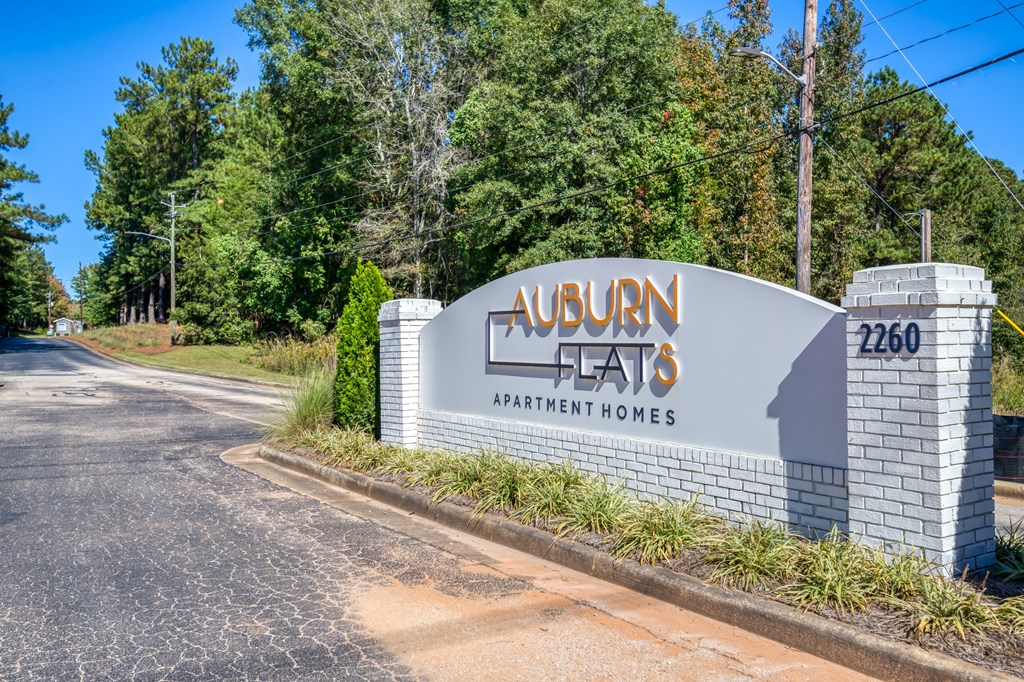 Auburn entrance sign
