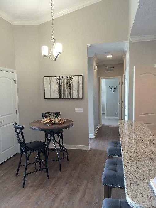 Reserve at Green Dining area