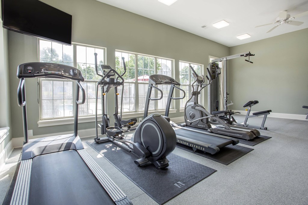 the gym at the landing at pullman apartments in pullman at Abbington Place Apartments, Greensboro , NC
