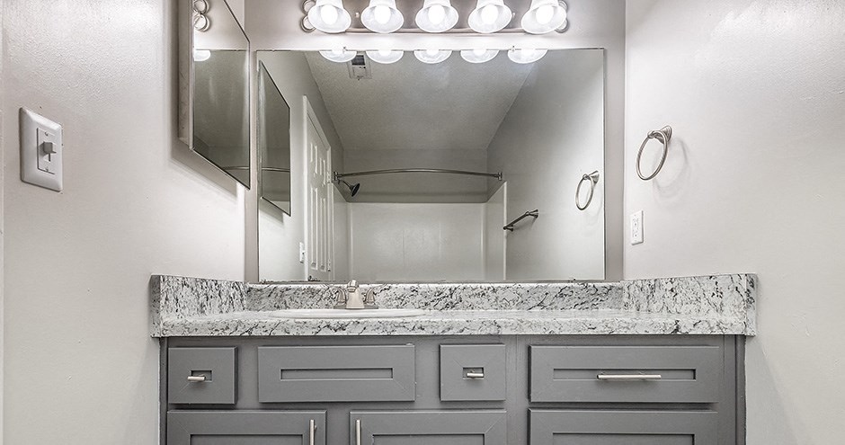 Vanity Lights at Lakeside on Riverwatch, Georgia