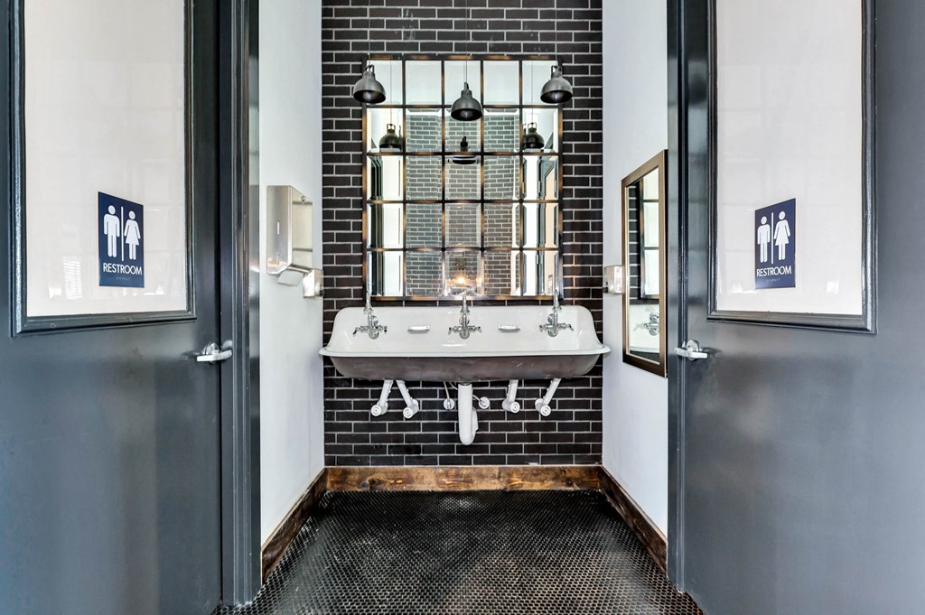 Games at Farmhaus Apartments, Alabama