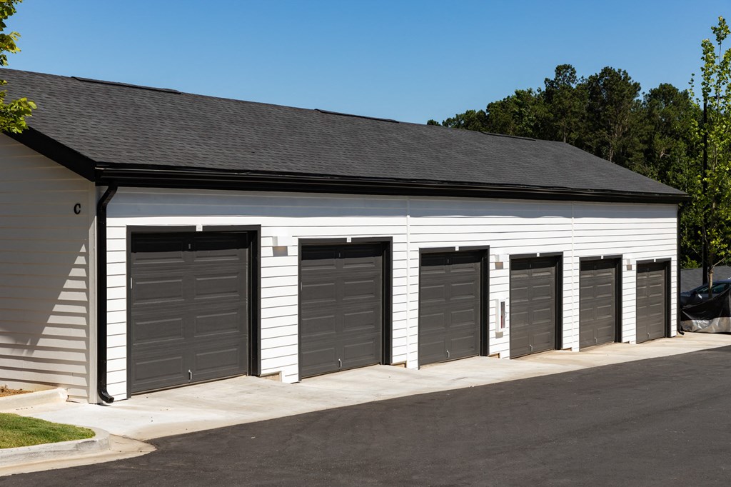 Garages Available at The Quincy Apartments, Acworth, 30102