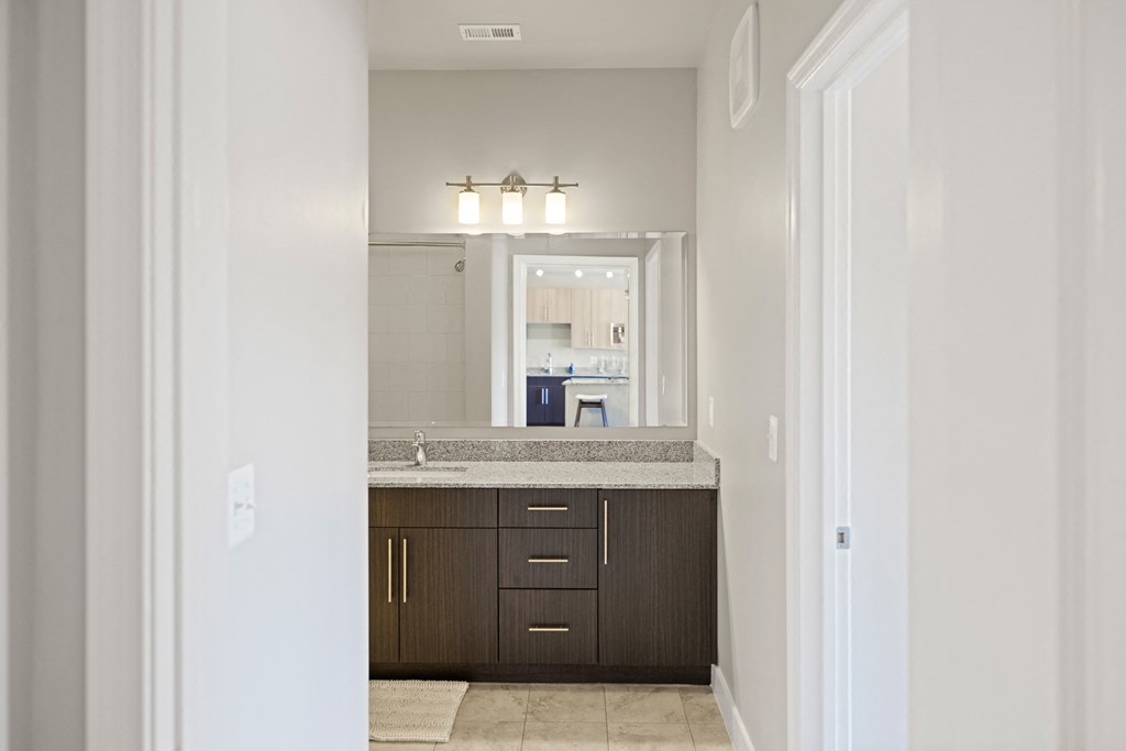 a bathroom at sonder east 5th at Rivergate, Woodbridge, VA, 22191