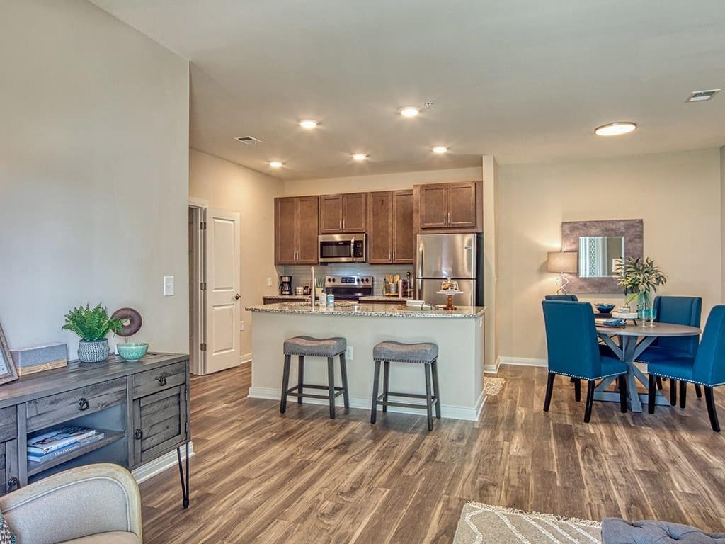 a kitchen or kitchenette at cityscape 1 sleeps 7  at Sapphire at Centerpointe, Midlothian, VA, 23114