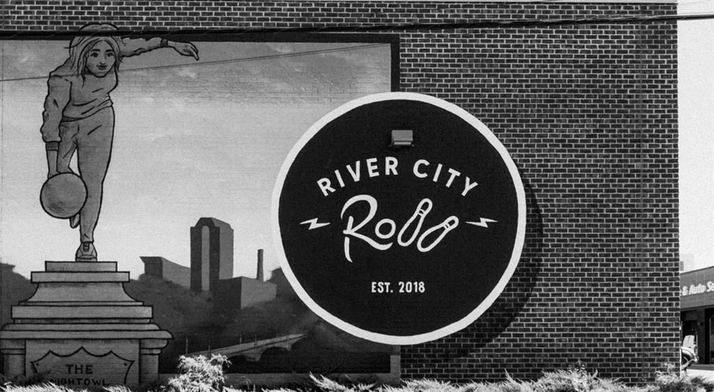 a sign that is on the side of a building