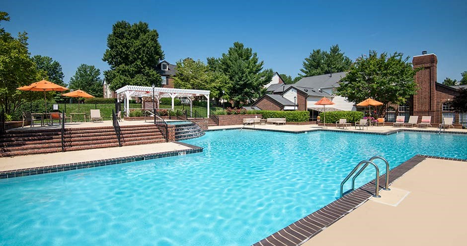 our apartments offer a swimming pool at Bellemeade Farms Apartments, Virginia, 20175