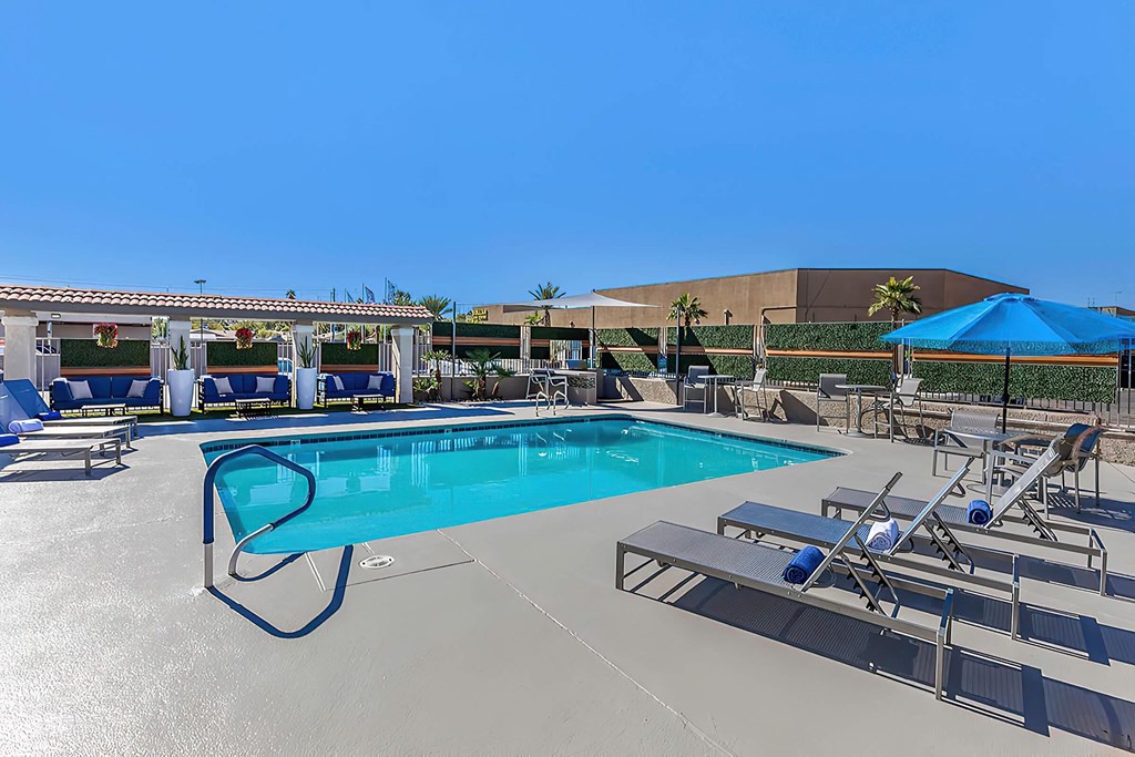 the swimming pool at the resort at longboat key club
