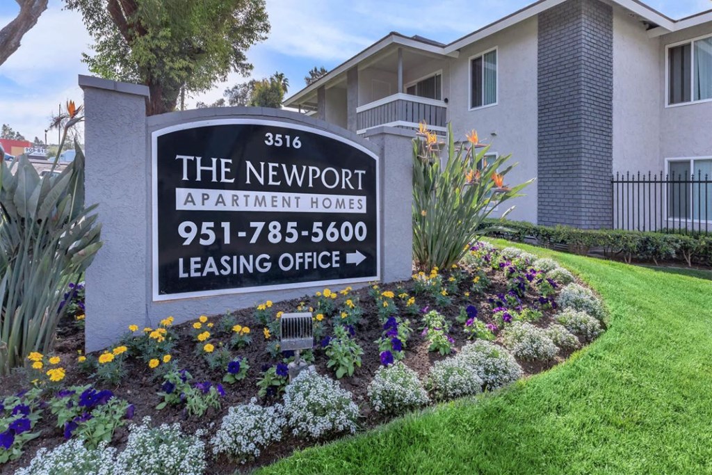 the apartments leasing office sign