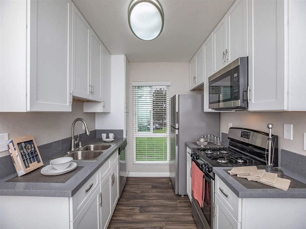 Apartment building photo of Peartree in Santa Ana, CA