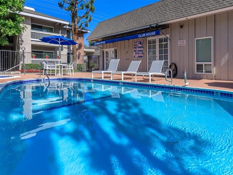 the swimming pool at the resort at governors crossing