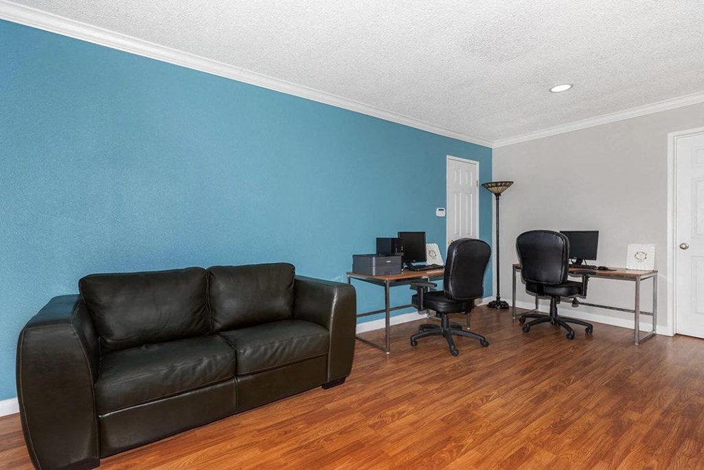 Dorado Plaza Apartments