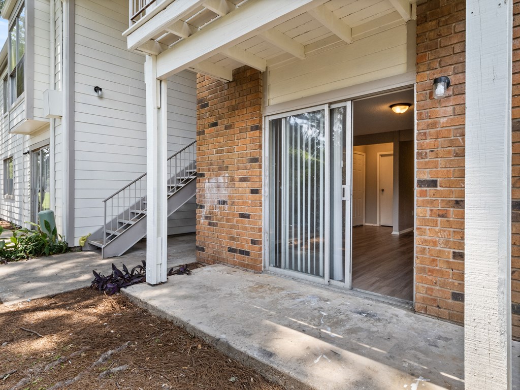the preserve at ballantyne commons apartments patio and stairs