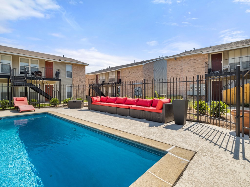 Scarlet Oak Apartments, 2022 N. Lobdell Boulevard, Baton Rouge, LA