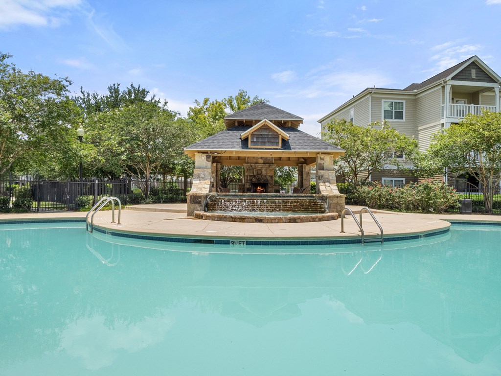 the pool at the preserve apartments