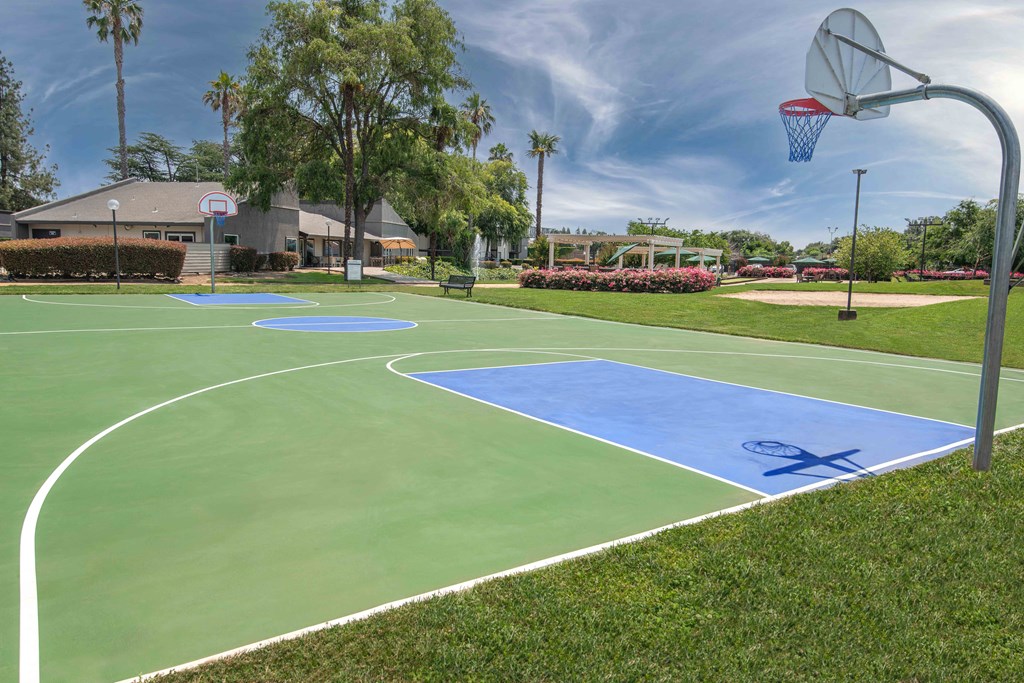 A basketball court at Rivercrest Apartments, Sacramento 