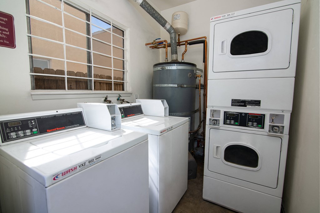 4th street Apartments Resident Laundry Facility
