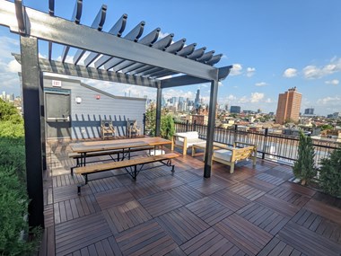 1444 W. Augusta Blvd 1-2 Beds Apartment for Rent