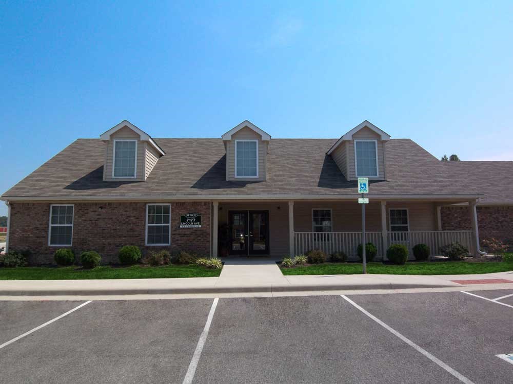 Exterior view of the clubhouse at Canterbury House Newburgh Apartments in Newburgh, IN